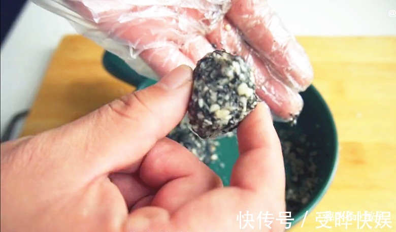 盆子|花生里放勺黑芝麻,酒店一碗38,在家做只花6元,香甜软糯好吃