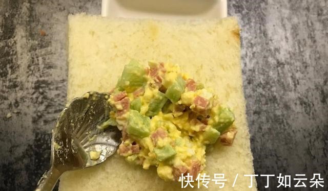 三明治|别再为孩子的早餐发愁了,简单还营养,一份鸡蛋三明治就搞定!