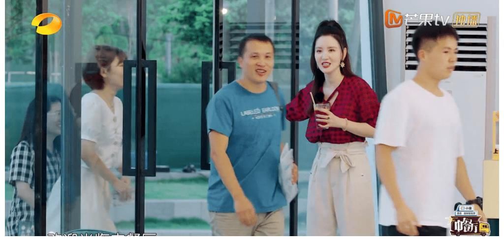 常驻嘉宾|《中餐厅》终于请对了嘉宾，张萌能力不输宁静，被预定当下季常驻