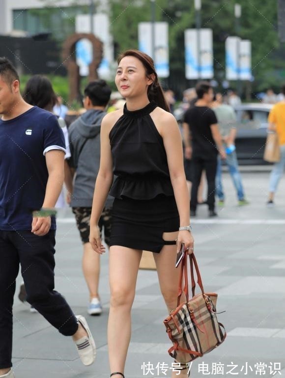 衬衣 黑色穿搭,无袖挂颈配包臀裙,成熟美丽又不失时尚,太美了!
