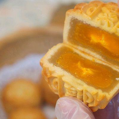 莲蓉蛋黄|广式莲蓉蛋黄月饼
