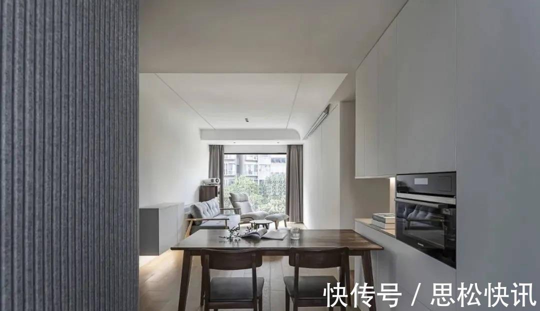 餐厅|客厅放弃电视,用一整面墙做收纳,快来跟这个神仙小户型学收纳!