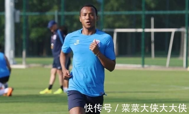 中国人|左后卫中卫无缝切换，上海申花球员艾迪，首位国字号混血球员