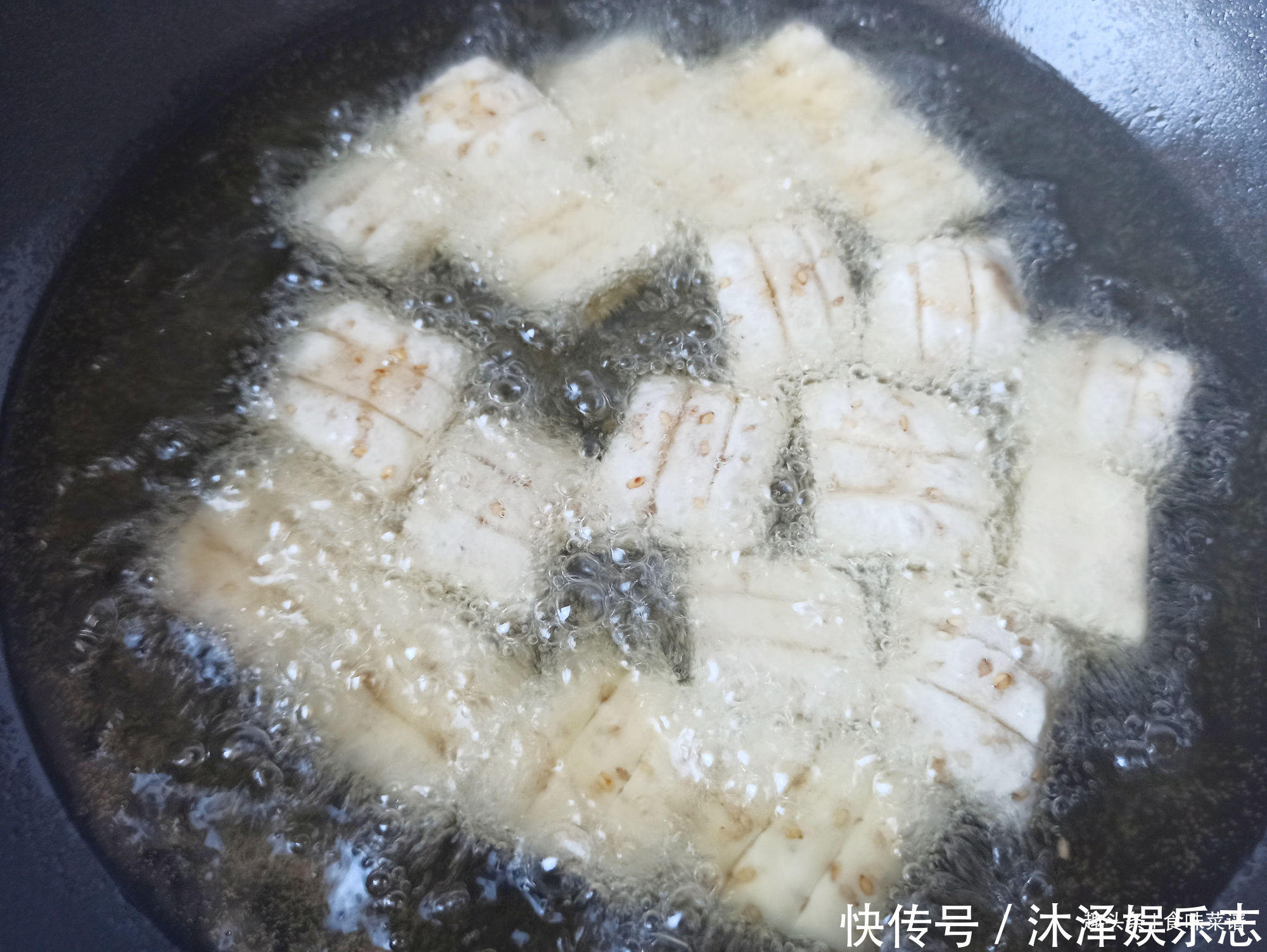 芝麻|15年前最火的零食,小时最爱,不夸张地说我的蛀牙,全拜它所赐