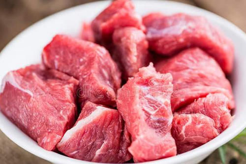 牛肉|炖牛肉还用焯水吗？20年大厨教你一招，牛肉软烂不柴，鲜美无腥味