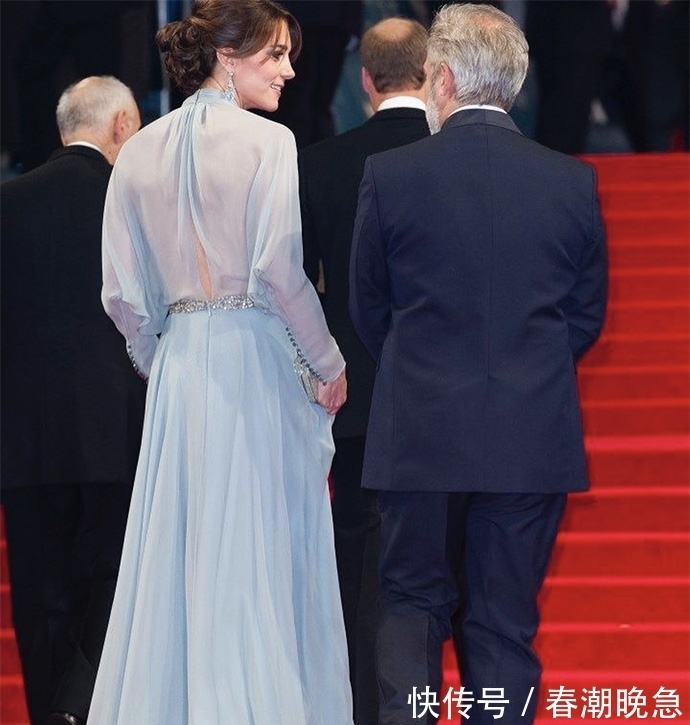 风波|GUCCI风波刚过凯特就来带货!换个发型穿渐变粉裙,再美也不买账