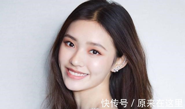 皮肤|脸上总是长“小疙瘩”怎么办学会这几招,就能换回无暇肌肤!