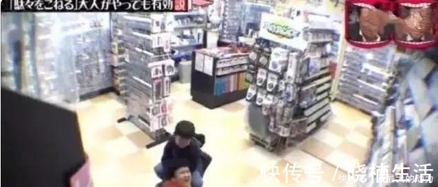 爸爸|爸爸嫌玩具太贵,在超市里跟孩子撒泼打滚,儿子:不买了还不行吗