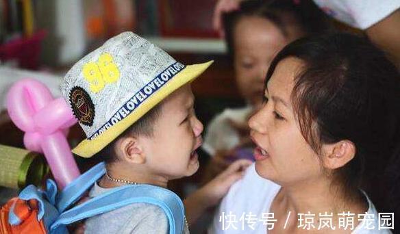 劝退|3岁宝宝被幼儿园劝退,家长求情被拒后晒出聊天记录,网友:活该