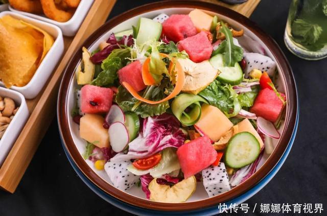 肌肤|去皱其实很简单,皮肤科专家:1种零食紧着吃,皮肤紧嫩人年轻