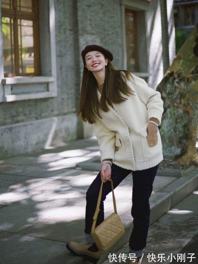 衬衫 秋冬怎么搭出层次感?马甲叠穿衬衫搭配五分短裤,简约又时尚