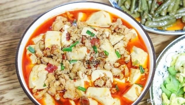 中午朋友突然串门，搜刮出冰箱所有的食材，做了8道家常菜