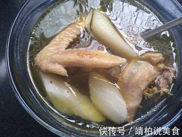泡沫|炖鸡汤时，先放盐还是后放盐好多人弄错了，怪不得汤不浓！