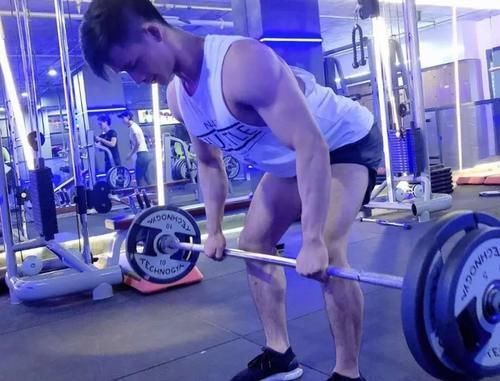 大帅哥|26岁小鲜肉练成肌肉型男，8块腹肌大胸肌，是否让你心花怒放？