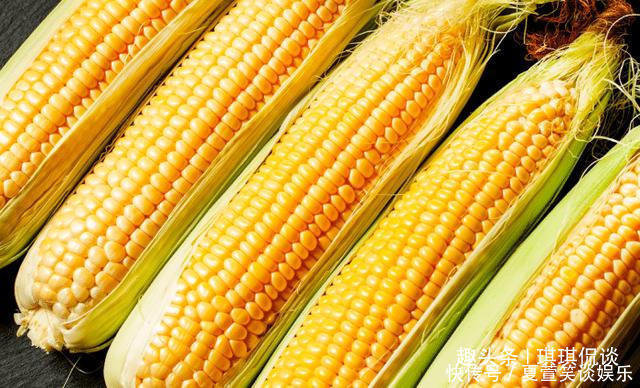 两样|煮玉米时,多加这两样小东西,香甜美味,还是奶奶教我的!