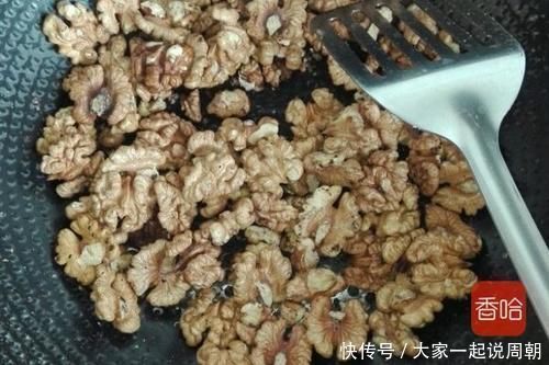 脱发|满头白发不要染,多吃这种食物,告别白发脱发,老少皆宜别错过