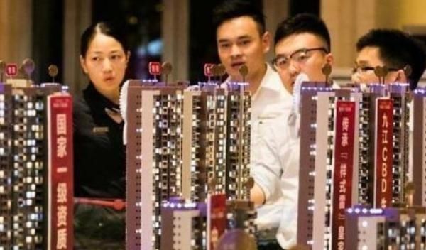 一线城市|售楼小姐卖出一套100万的房子，能拿多少提成内行人说出了实话