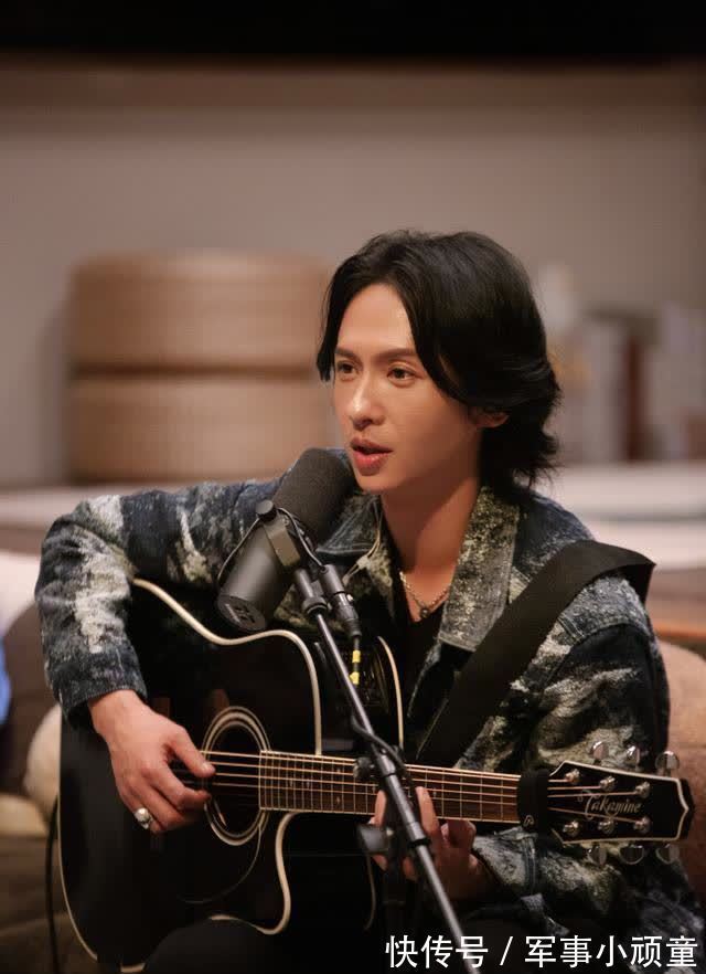 張淇在《朋友請聽好》第二季重回“主播”臺,流程嫻熟