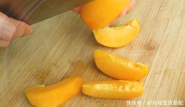 黄桃吃不完别扔掉,教你做罐头,只需简单3步,果肉香甜可口