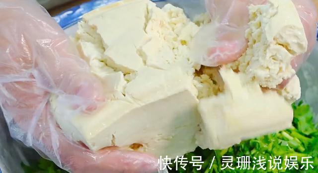 面粉|炸丸子时,切记直接加面粉!大厨教你这样做,丸子香酥又好吃