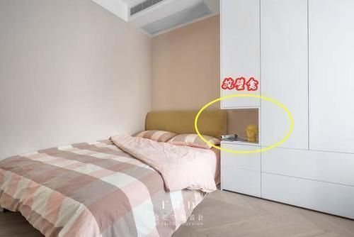 床头柜|卧室不放床头柜,建议用这5个设计代替,外观更漂亮,收纳更方便