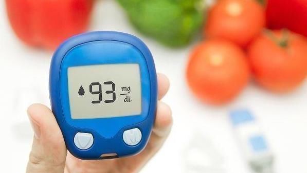 脚部|体内血糖高，脚上往往会有3种表现，若你没有，血糖还算平稳！