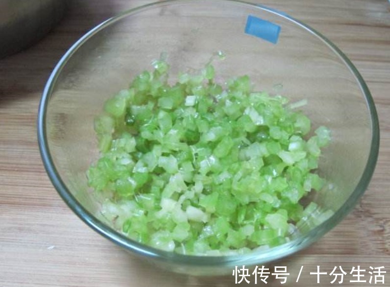 饺子别再做错了，饺子馅放热油还是生油，很关键，你清楚吗