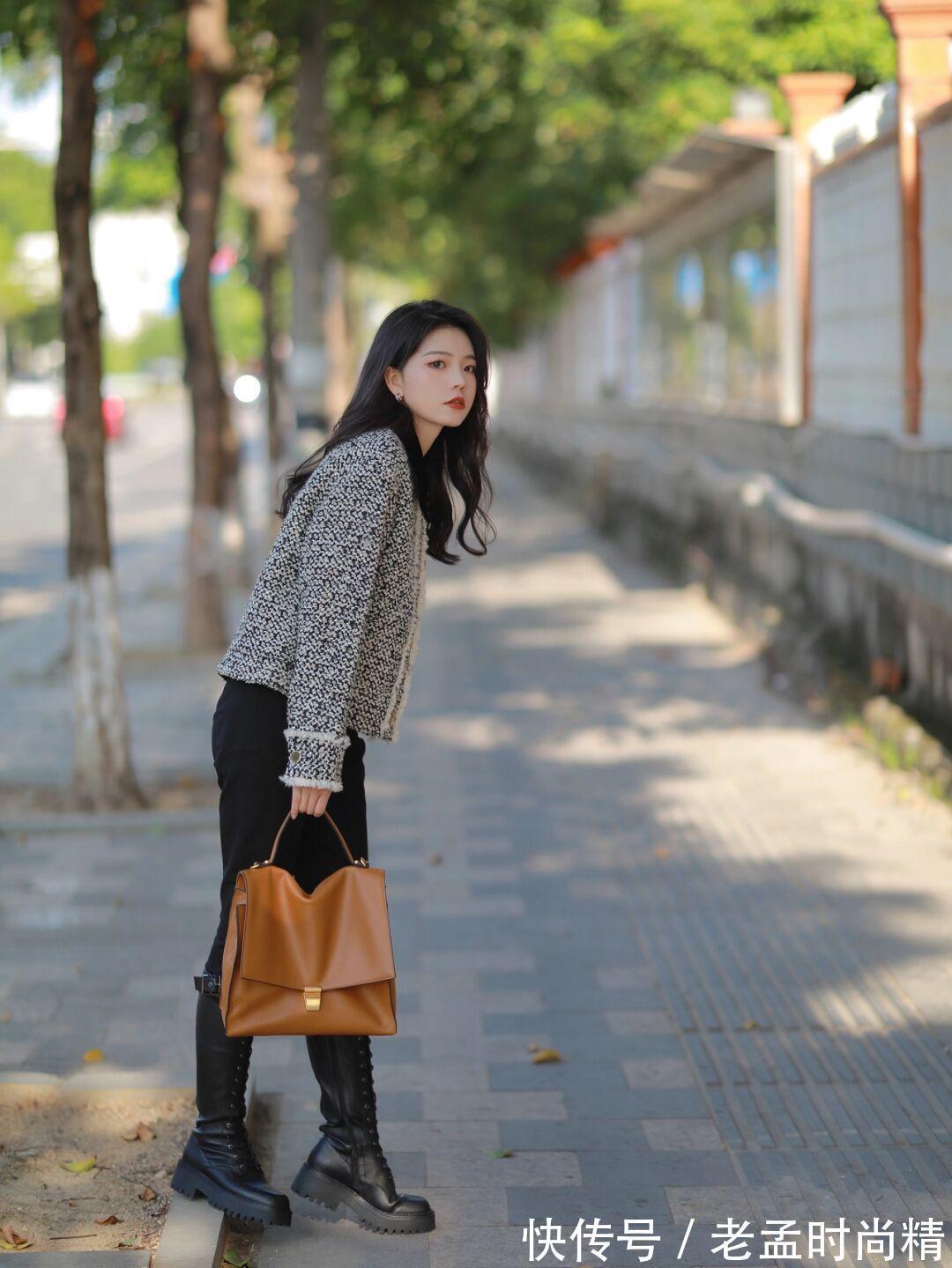 搭配|秋天精选:时尚博主小姐姐演绎针织连衣长裙+打底衫,优雅与个性