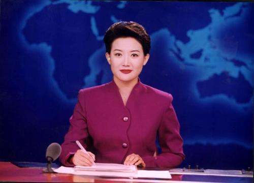 主持人|她是央视最美主持人,23年不化妆不恋爱,今46岁仍似少女