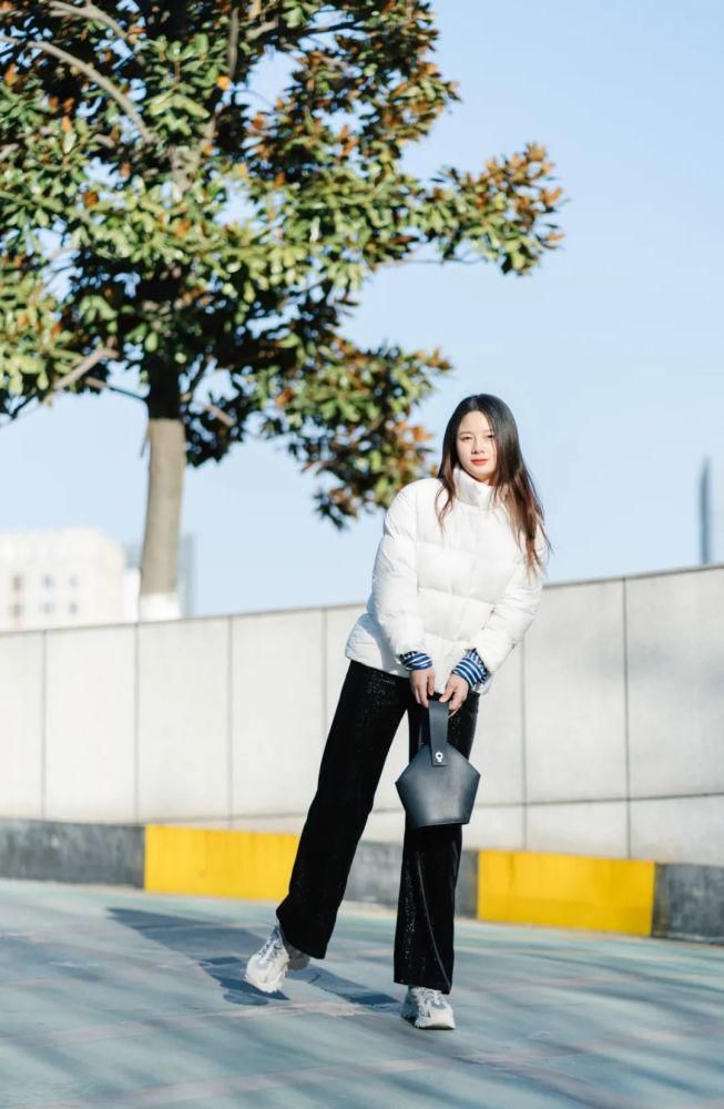 新年超流行的几件厚外套,这么穿才够出彩 !