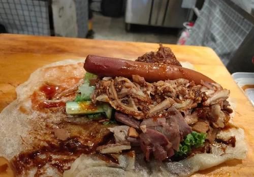 吃遍大连-街头巷尾的那些诱人的小吃，总想从头到尾再吃一遍~