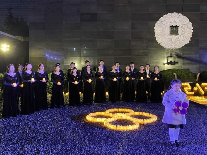  撒向|南京举行“烛光祭”：愿和平的种子撒向世界每一个角落