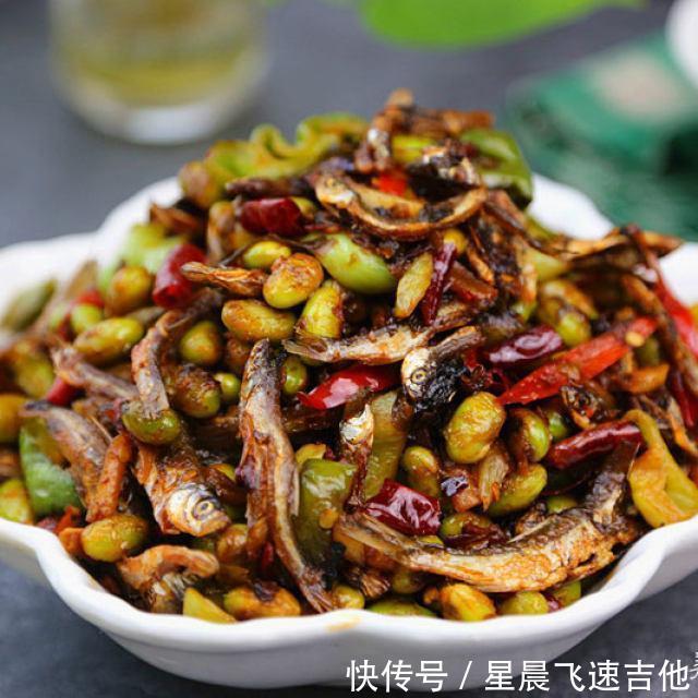 毛豆|香辣毛豆米炒小鱼干,看起来好开胃的样子