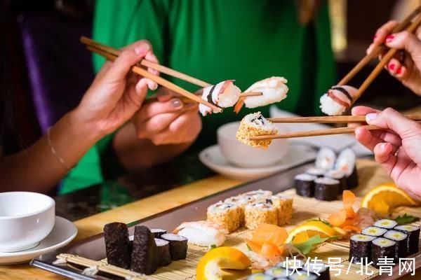 沙门氏菌|女子多器官衰竭进ICU，元凶竟是这种美食！很多人爱吃，要小心了