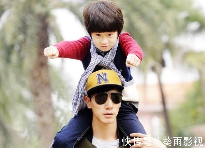 “好爸爸”張亮：從一夜爆火到無(wú)人問(wèn)津，一手好牌是如何打糊的？