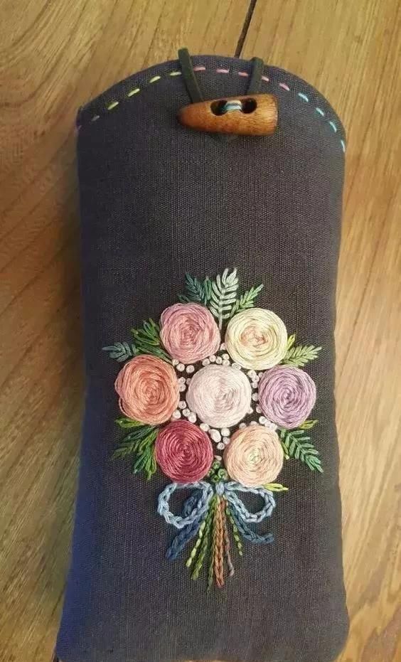 旧物改造旧衣服只能扔掉除了可以捐赠,还可以这么做隔壁小孩看到都抢着要