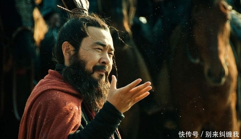 关羽|此人不忠不孝不仁不义，三国演义中却是个大英雄，地位仅次于关羽