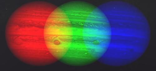 天问1号拍摄的火星照片,为什么是黑白的?不能拍彩色吗?