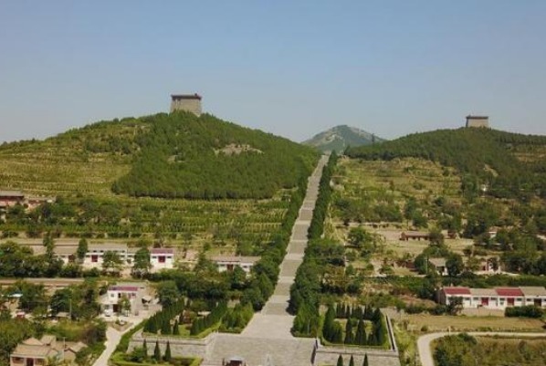 中国龙|中国龙脉上一共埋了三个人,个个丰功伟绩,他们都是谁