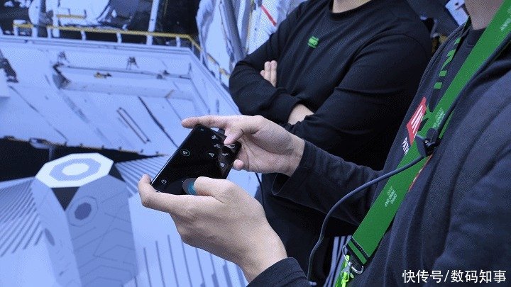 展区|探秘OPPO展区产品，原来AR眼镜、卷轴屏概念机体验是这样