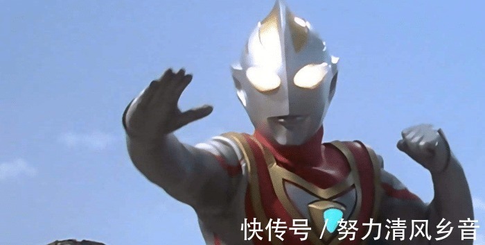 泰罗奥特曼|历代奥特曼的身高,最高的一位,成年的泰罗还不如他的脚高