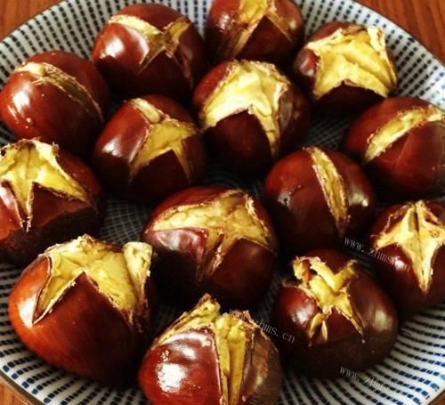 板栗难剥不好开口？用牙咬不明智，只需3招，板栗快速去壳，干净