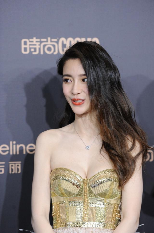 angelababy Angelababy是做了植发吗比原先厚2倍,这年头明星都在比发量