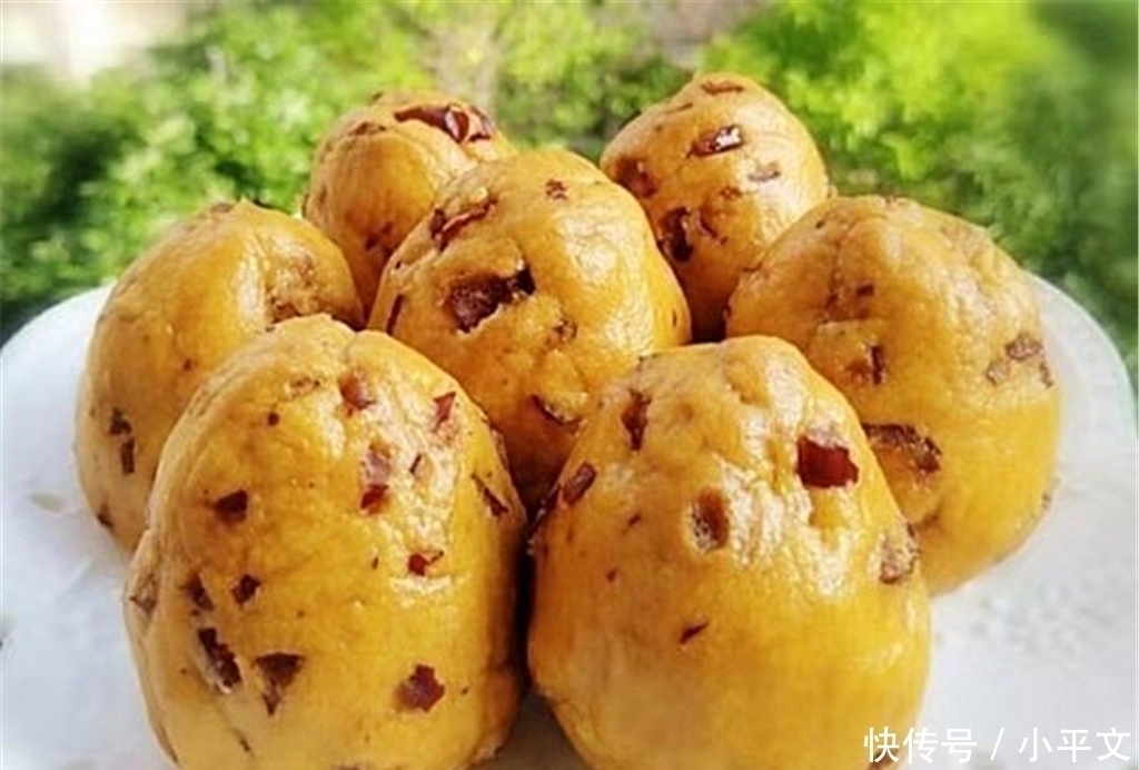 红枣|玉米面最好吃的做法,加1把红枣,捏一捏,出锅大人孩子抢着吃