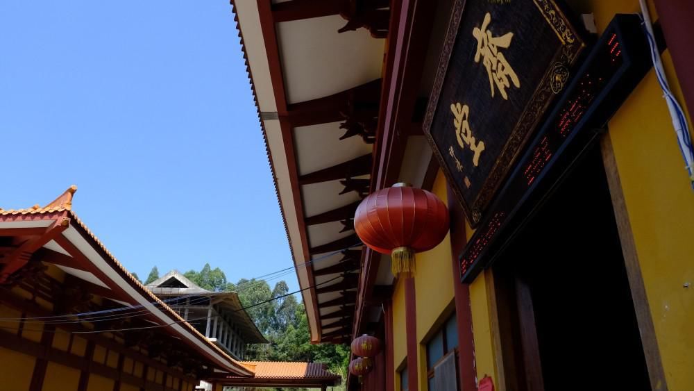  国内最大|国内第一大石雕卧佛自身难保？筹钱修建不容乐观