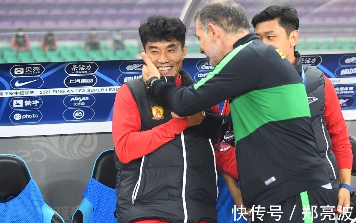 教练|热议!李霄鹏邀6大前国脚加入国足,极端情况下教练有望披挂上阵