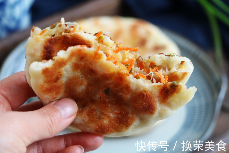 从来没吃过如此好吃的早餐饼，做了30张，还没上桌就吃光，太香