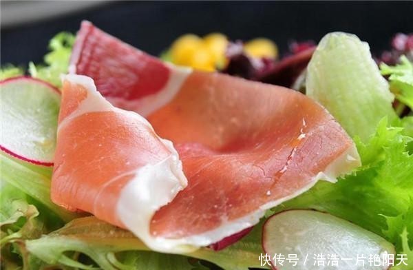 为什么吃火锅,有的羊肉一煮就会出现白沫,有的却干干净净?