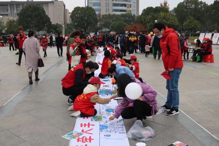  长卷|百米长卷绘文明，建德垃圾分类用“童画”说