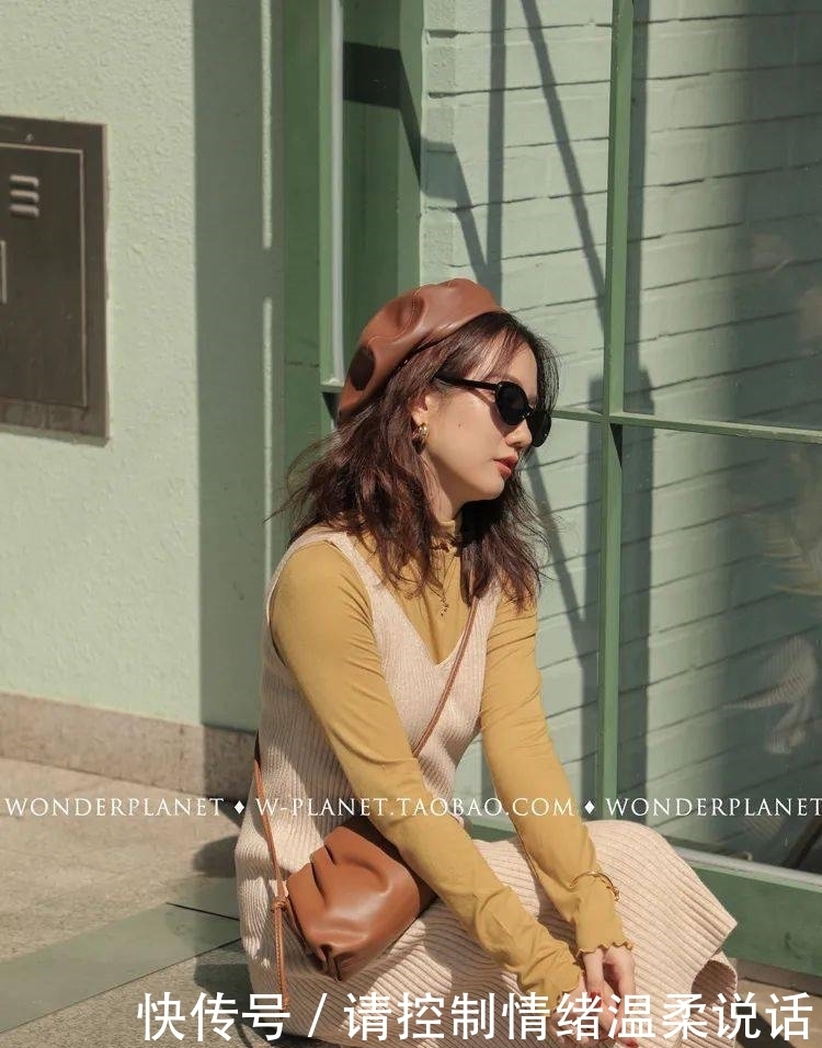 2021年第一套绝美气质穿搭:丝绒裙+毛衣!!!